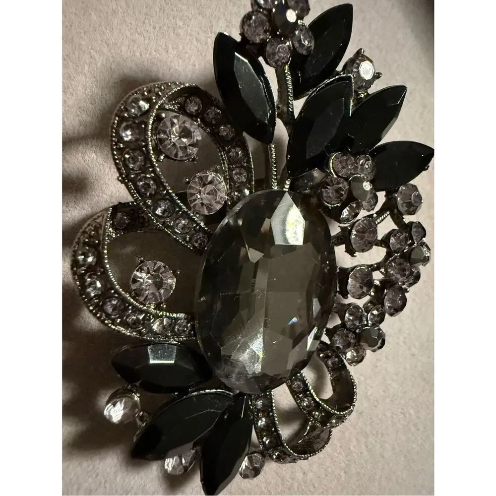 Vintage Women Brooch Black Crystal Rhinestone Floral Statement Pin